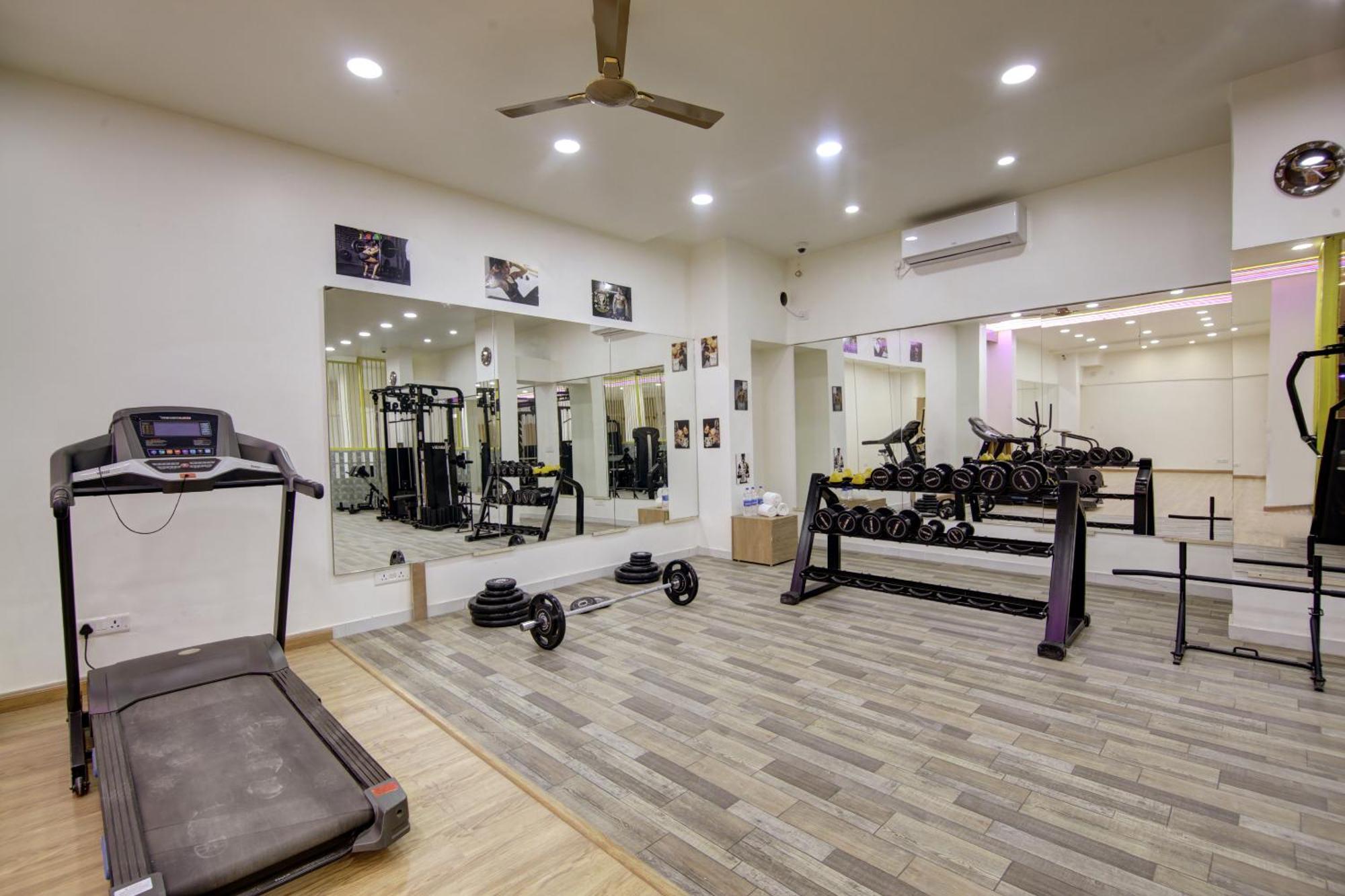 Anandam Club House Aparthotel Gurgaon Exterior foto